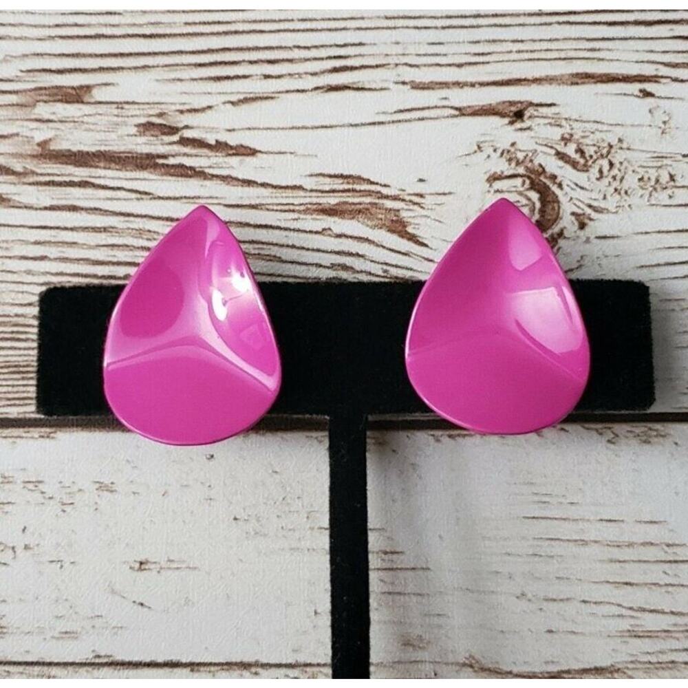 Vintage Clip On Earrings Retro Pink Pushed in Teardrop Shape